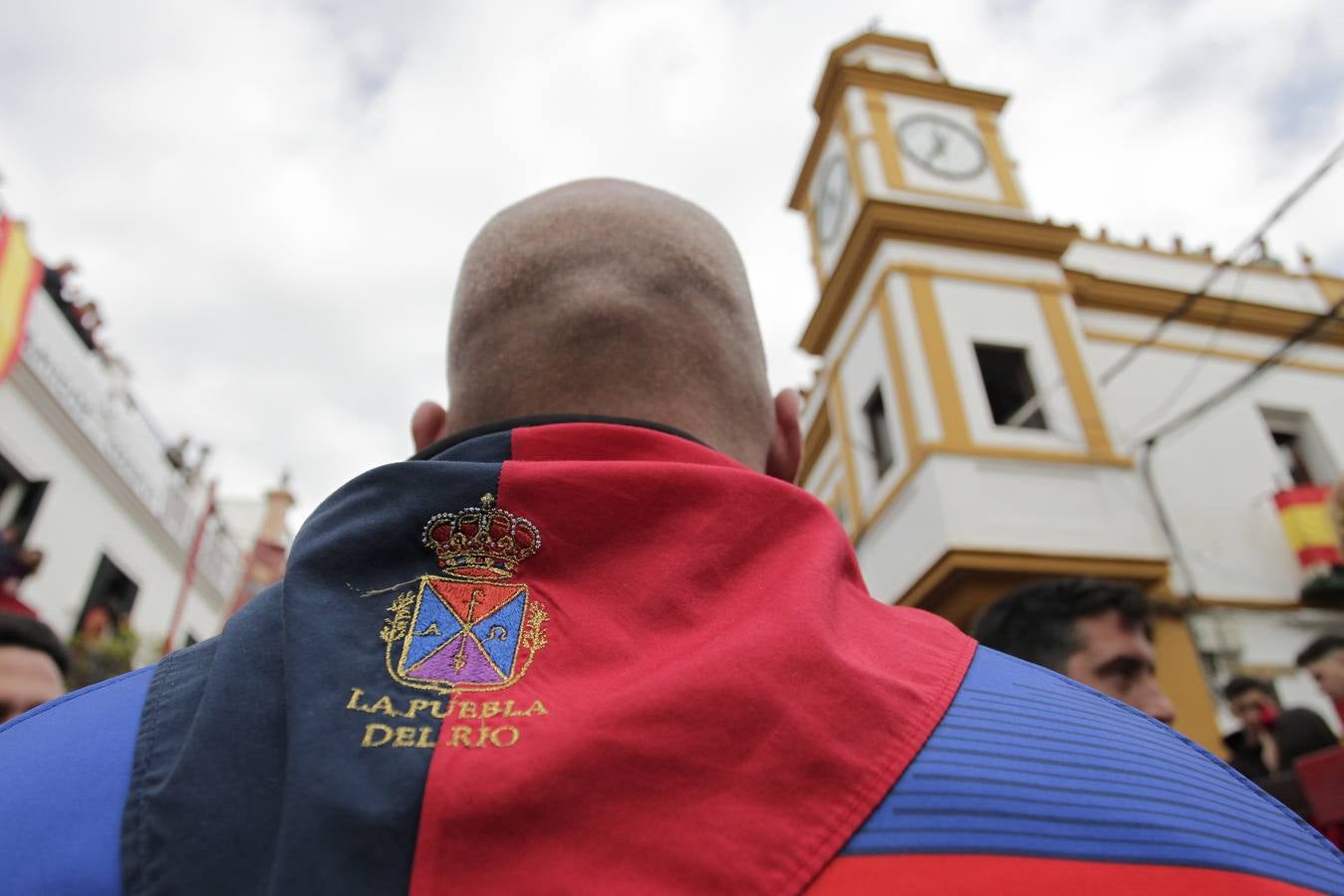 Tradicionales encierros en honor a San Sebastián en la Puebla del Río. JUAN FLORES