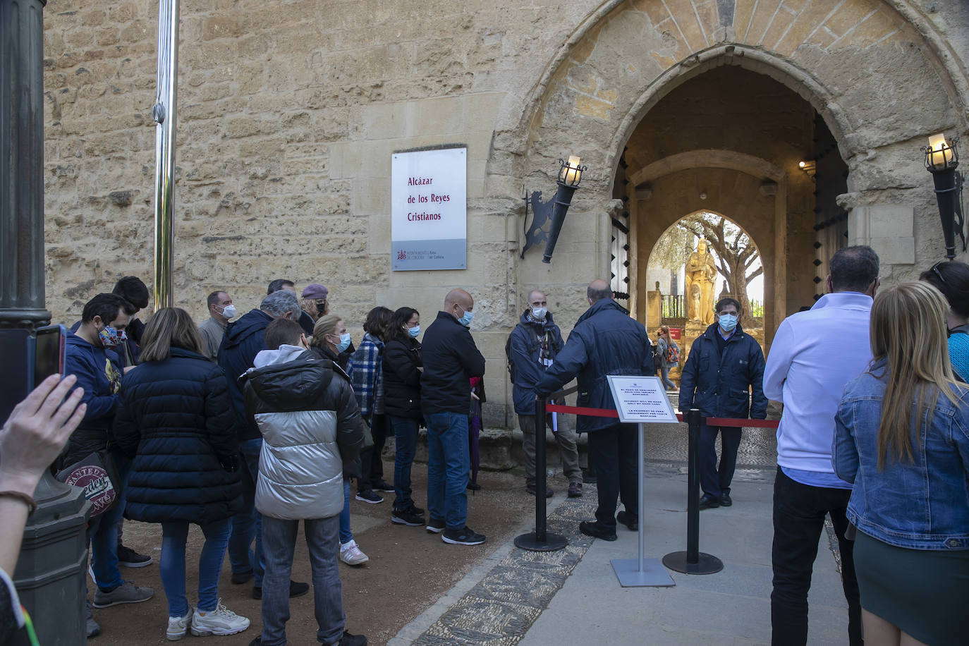 Los turistas el primer día del Puente de Andalucía en Córdoba, en imágenes