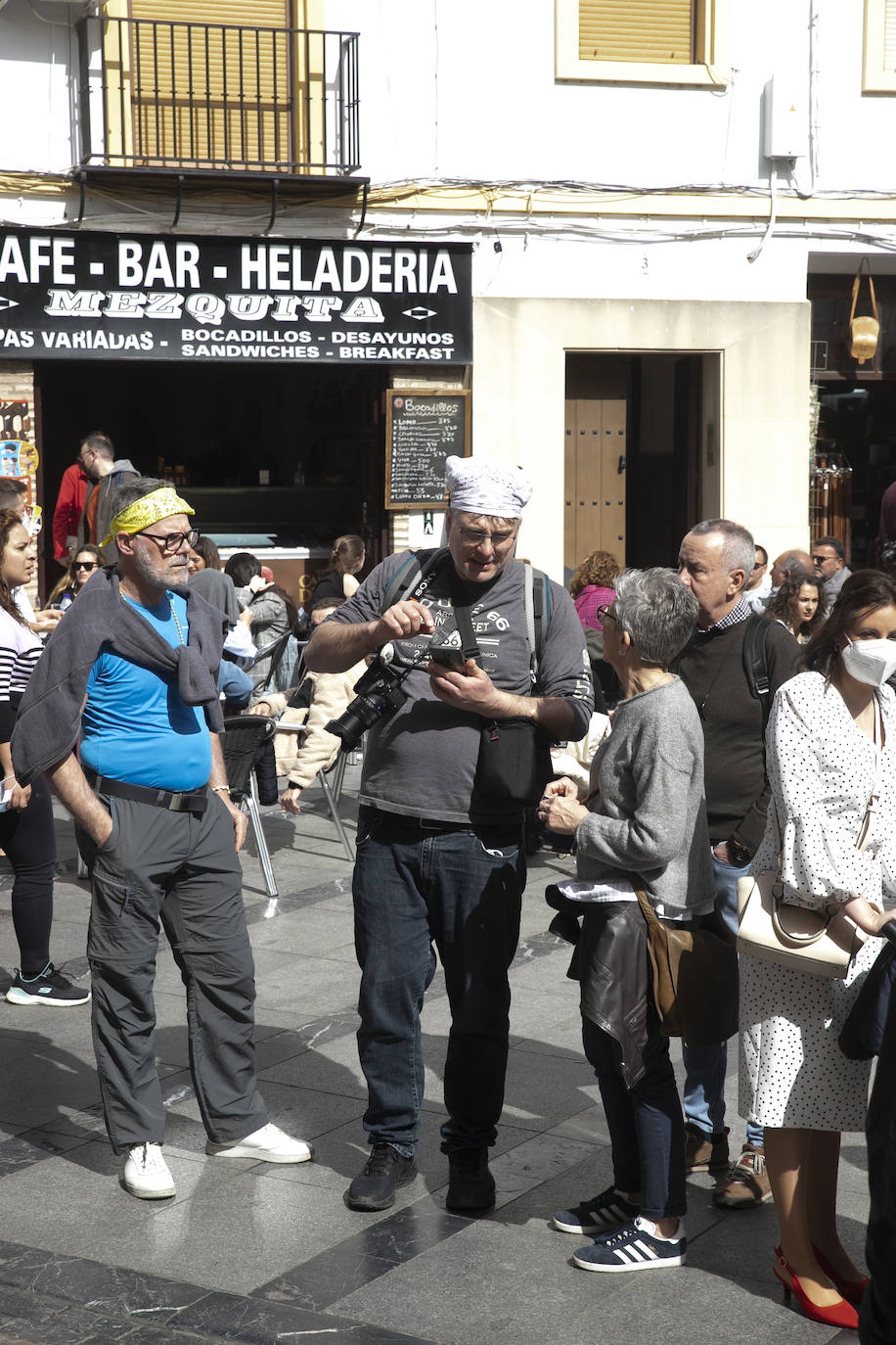 Los turistas el primer día del Puente de Andalucía en Córdoba, en imágenes