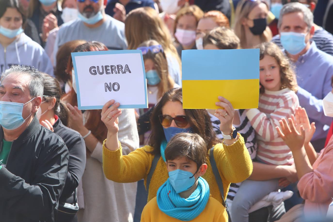 La manifestación contra la guerra en Ucrania en Córdoba, en imágenes