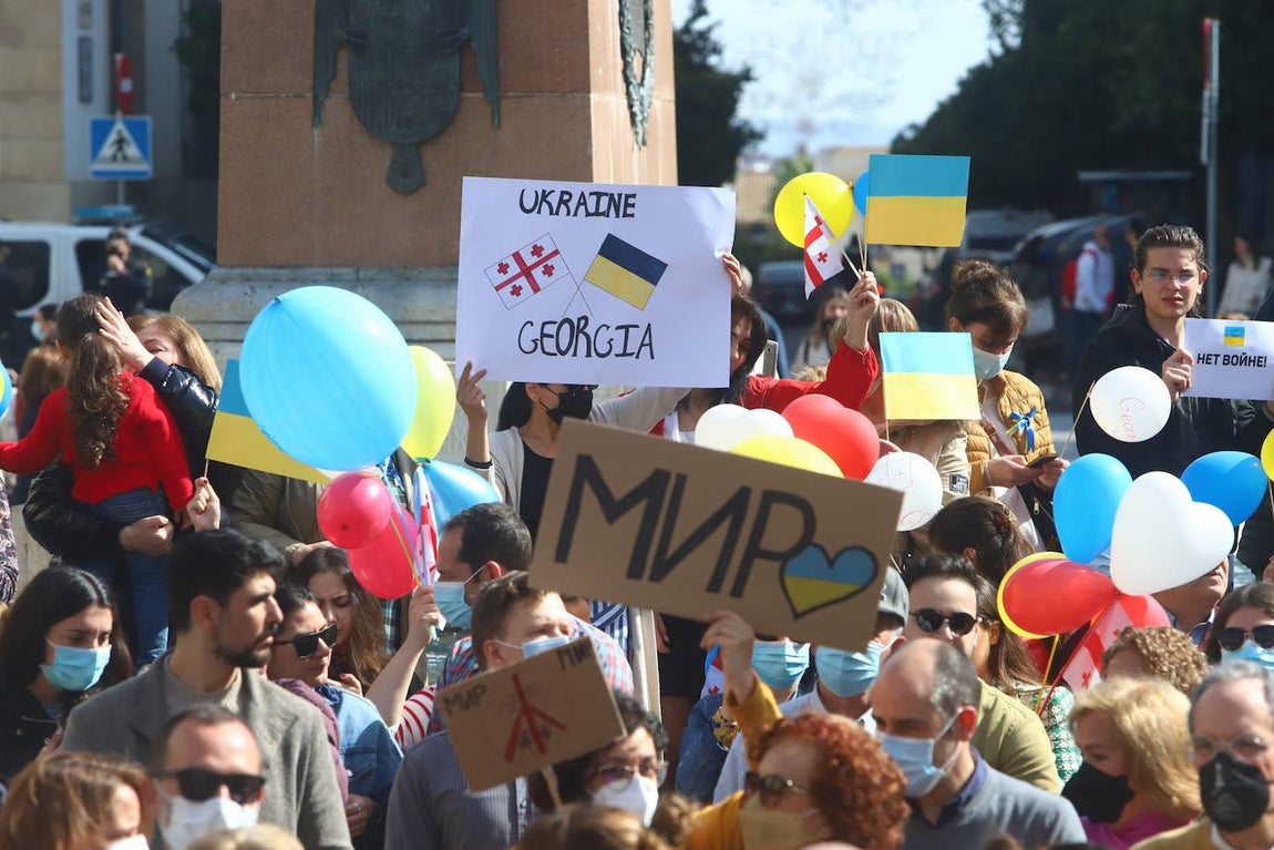La manifestación contra la guerra en Ucrania en Córdoba, en imágenes