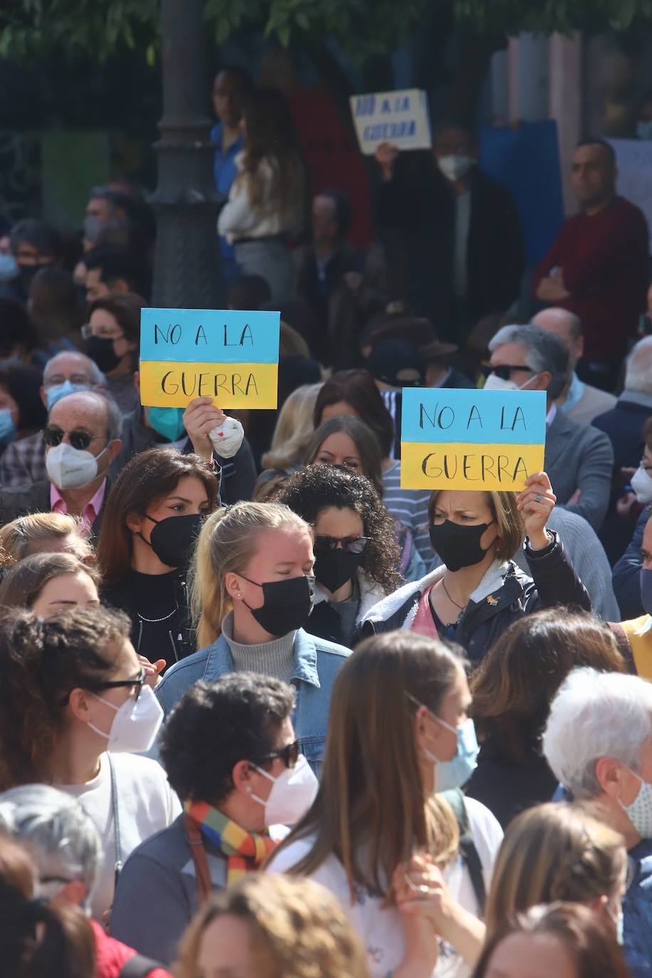 La manifestación contra la guerra en Ucrania en Córdoba, en imágenes