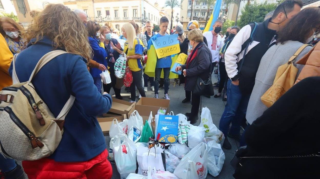 La manifestación contra la guerra en Ucrania en Córdoba, en imágenes