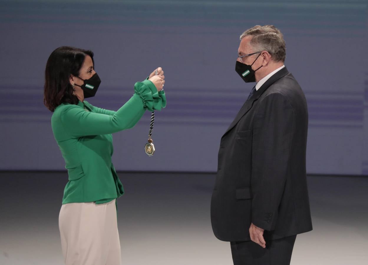 Acto de entrega de las medallas de Andalucía en el Teatro de la Maestranza de Sevilla. RAÚL DOBLADO