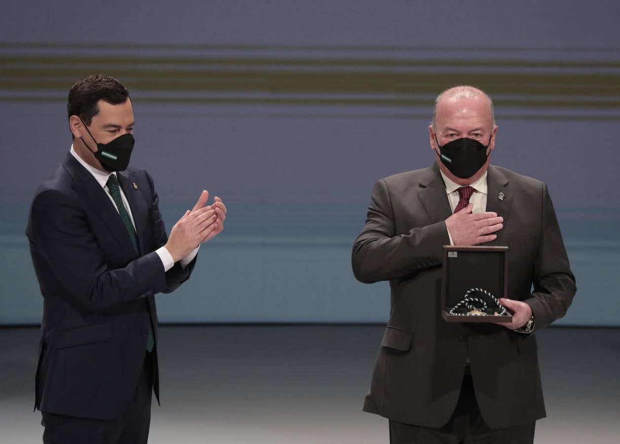 Acto de entrega de las medallas de Andalucía en el Teatro de la Maestranza de Sevilla. RAÚL DOBLADO