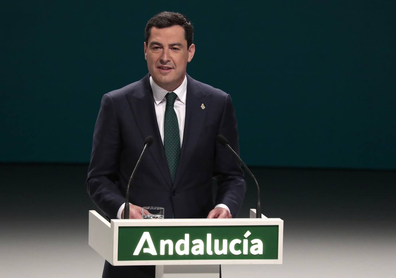 Acto de entrega de las medallas de Andalucía en el Teatro de la Maestranza de Sevilla. RAÚL DOBLADO