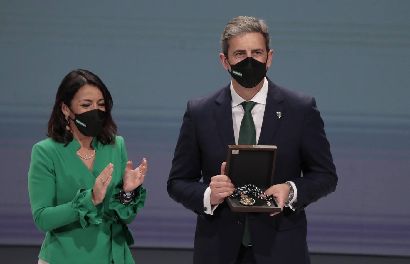 Acto de entrega de las medallas de Andalucía en el Teatro de la Maestranza de Sevilla. RAÚL DOBLADO