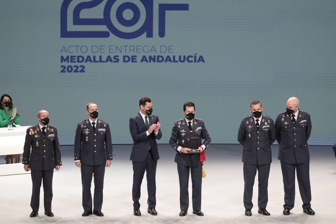 Acto de entrega de las medallas de Andalucía en el Teatro de la Maestranza de Sevilla. RAÚL DOBLADO