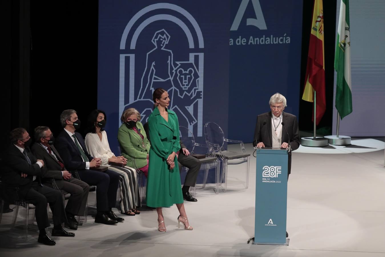 Acto de entrega de las medallas de Andalucía en el Teatro de la Maestranza de Sevilla. RAÚL DOBLADO