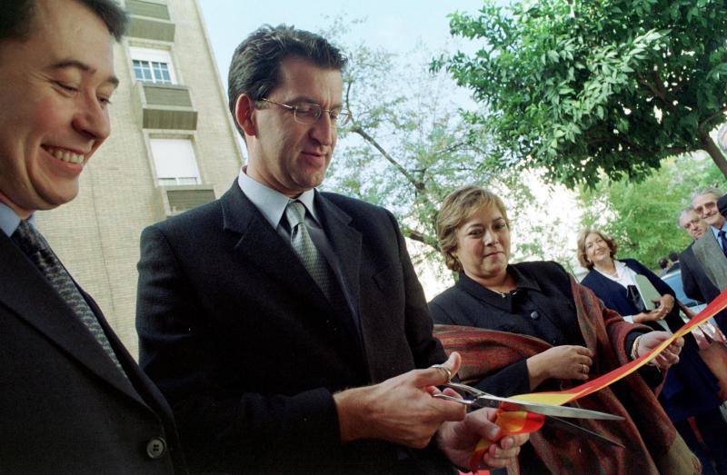 Inauguración de una oficina de Correos en Virgen de Begoña (Sevilla). 