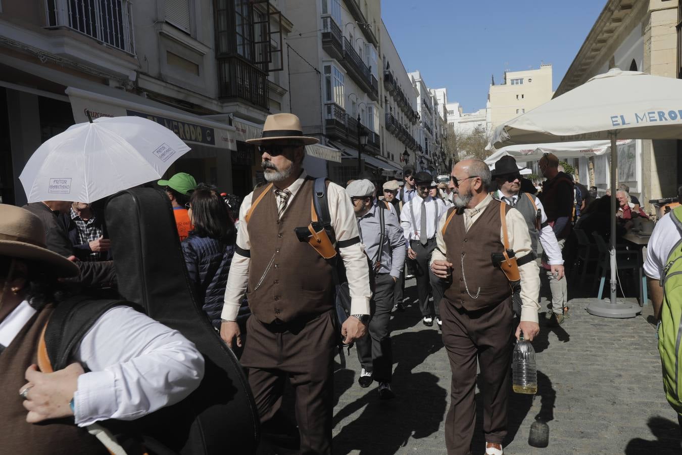 Fotos: Ambiente de Martes de Carnaval en Cádiz