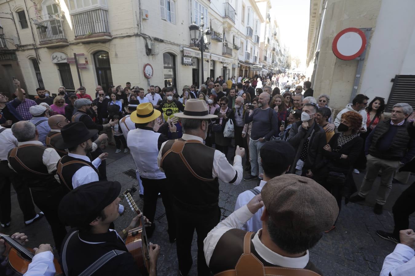 Fotos: Ambiente de Martes de Carnaval en Cádiz