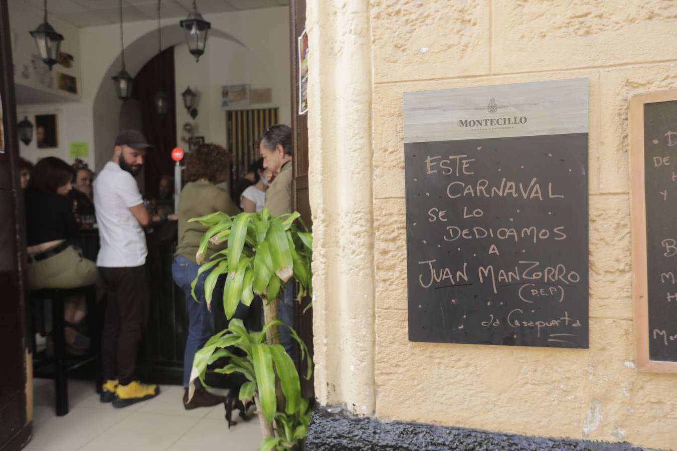 Fotos: Ambiente de Martes de Carnaval en Cádiz