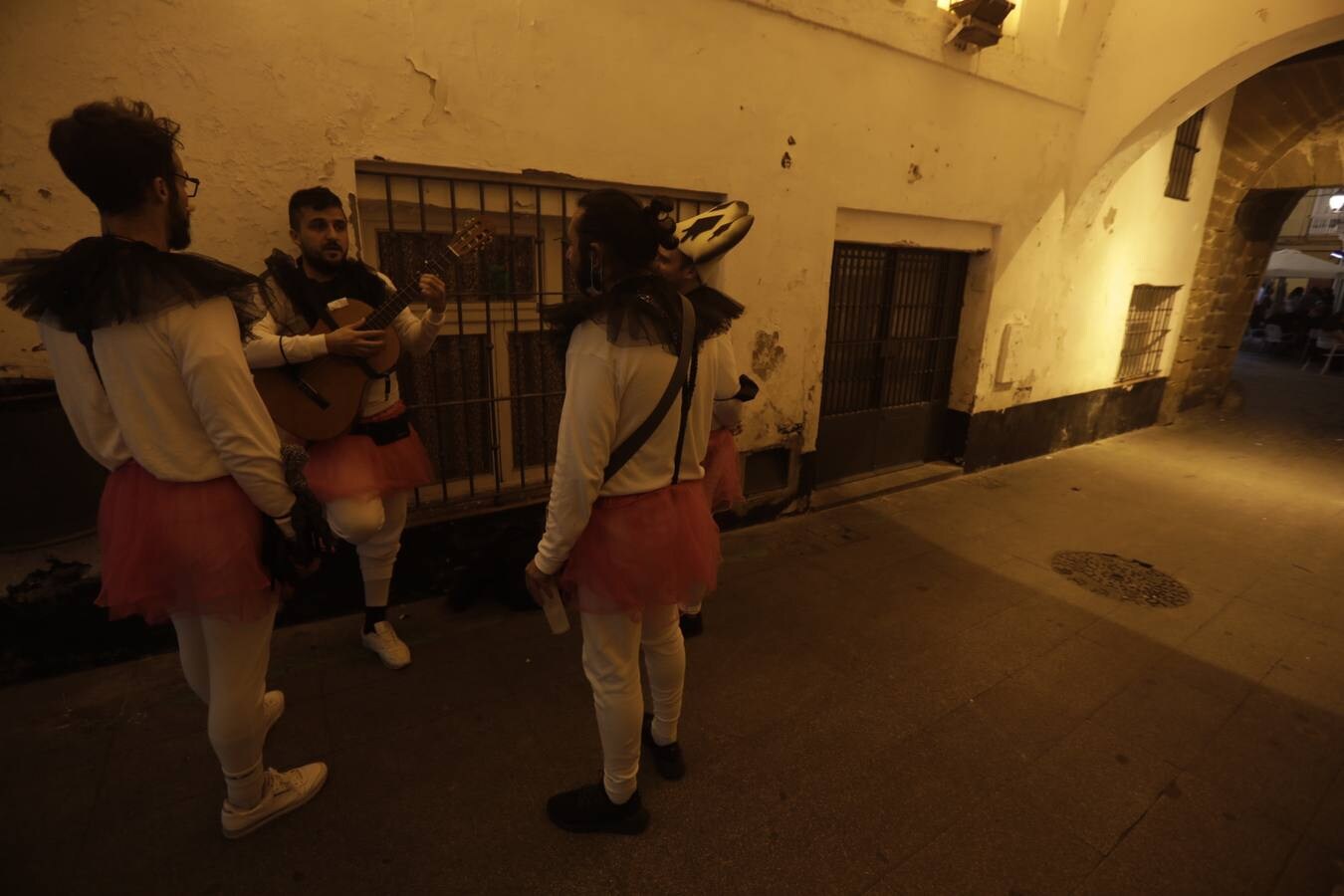 FOTOS del viernes de Carnaval: el principio del final ‘no oficial’ en Cádiz
