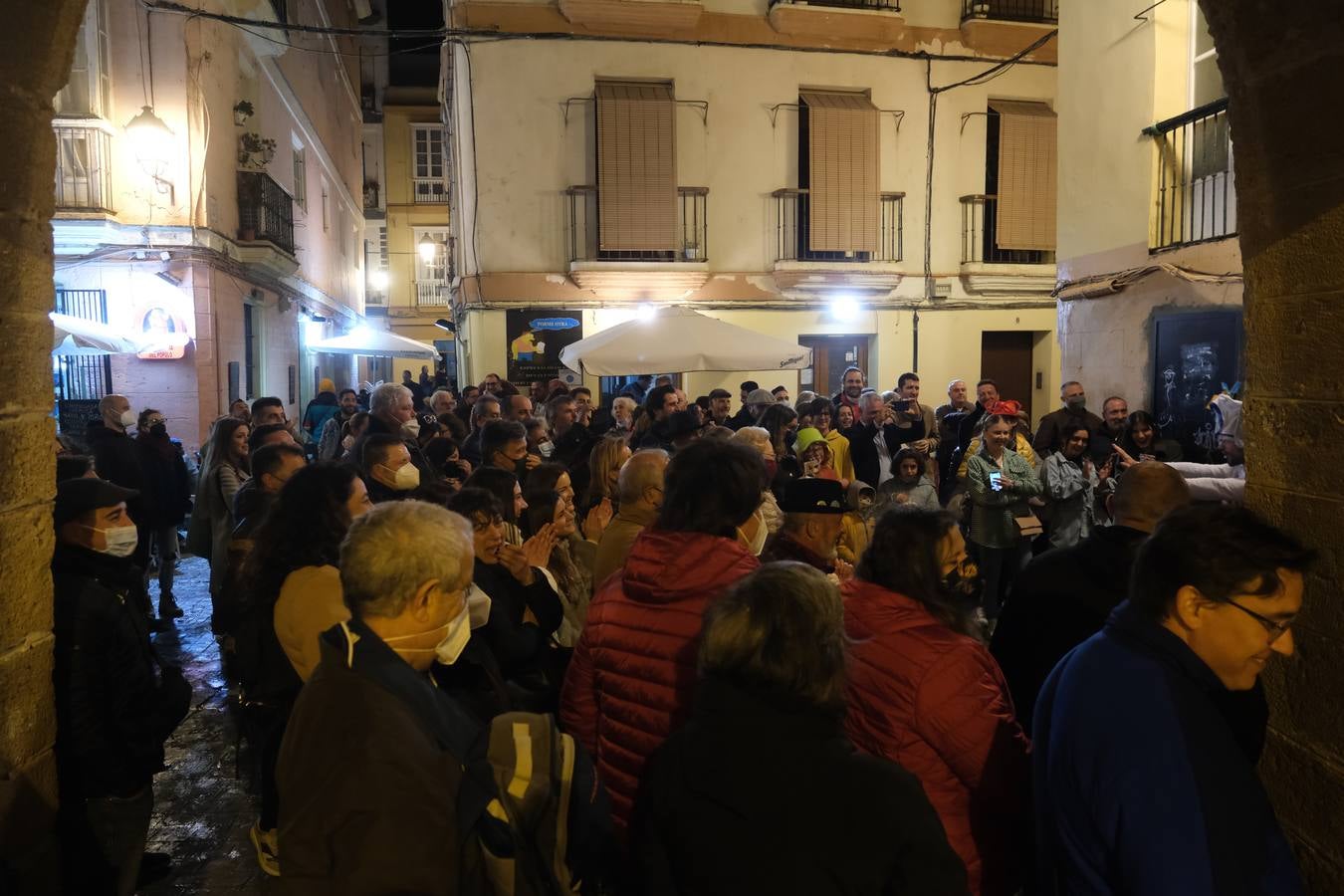 Fotos: Ambiente de jueves de Carnaval en Cádiz