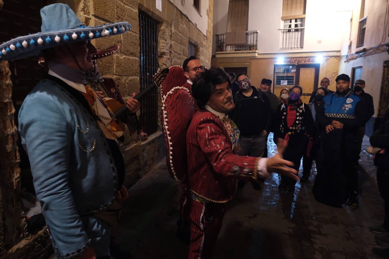 Fotos: Ambiente de jueves de Carnaval en Cádiz