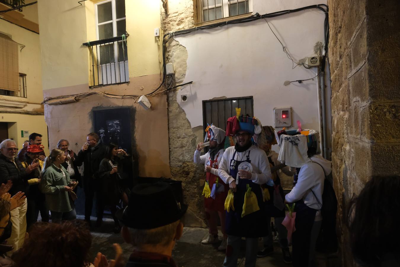 Fotos: Ambiente de jueves de Carnaval en Cádiz