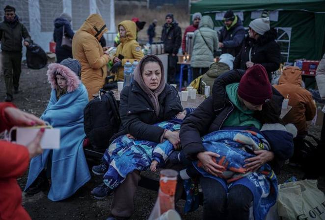 Una mujer ucraniana, en un campamento de refugiados en Polonia. 