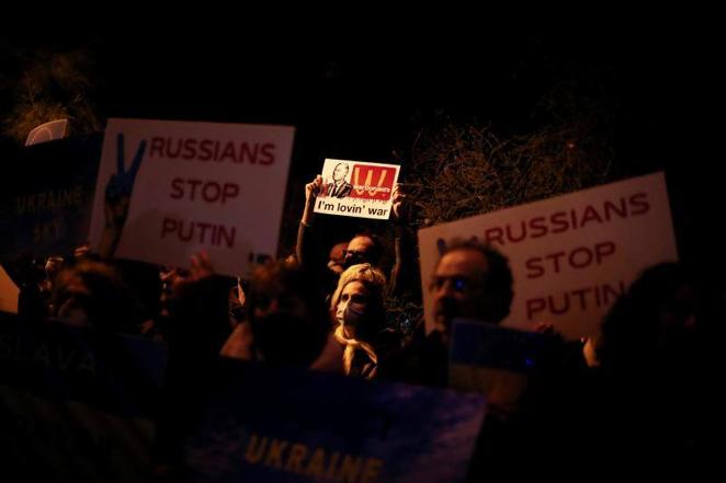 Protestas en Lisboa contra Putin. 
