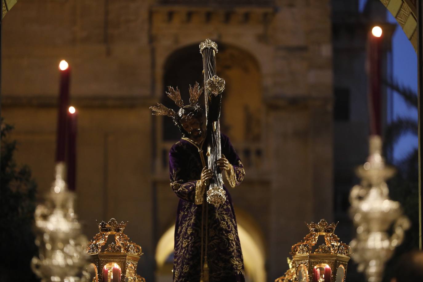 En imágenes, el Vía Crucis del Calvario en Córdoba (II)