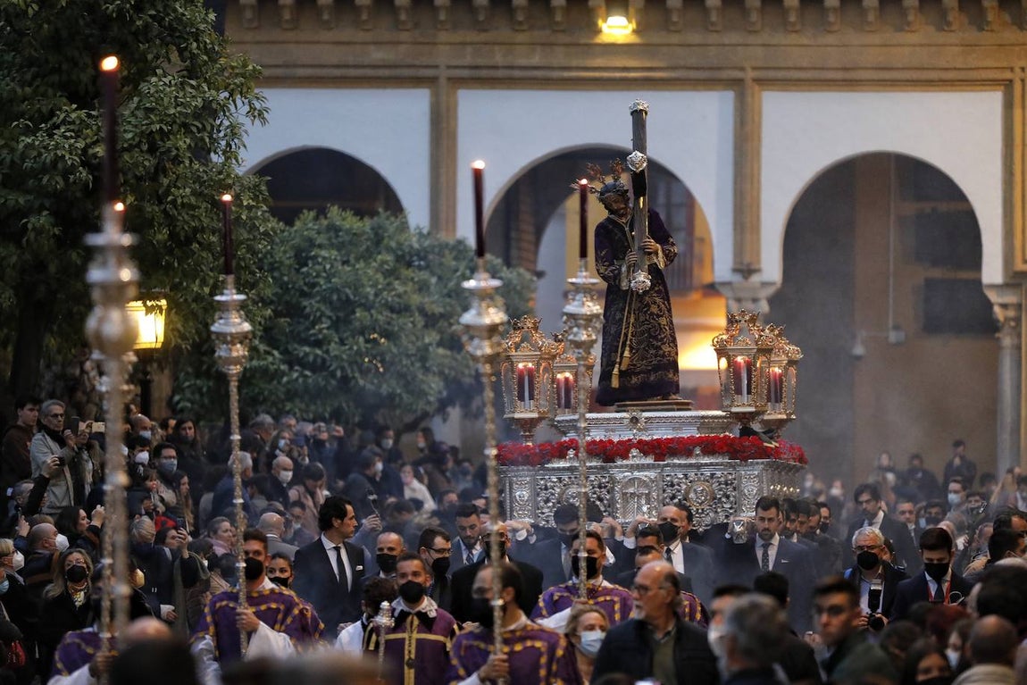 En imágenes, el Vía Crucis del Calvario en Córdoba (II)