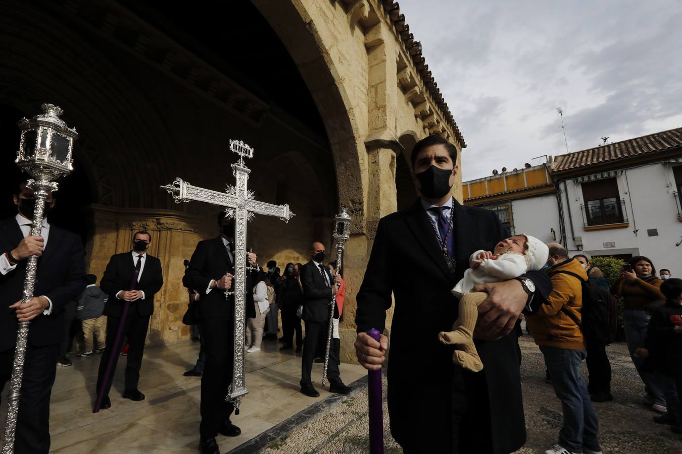 En imágenes, el Vía Crucis del Calvario en Córdoba (I)