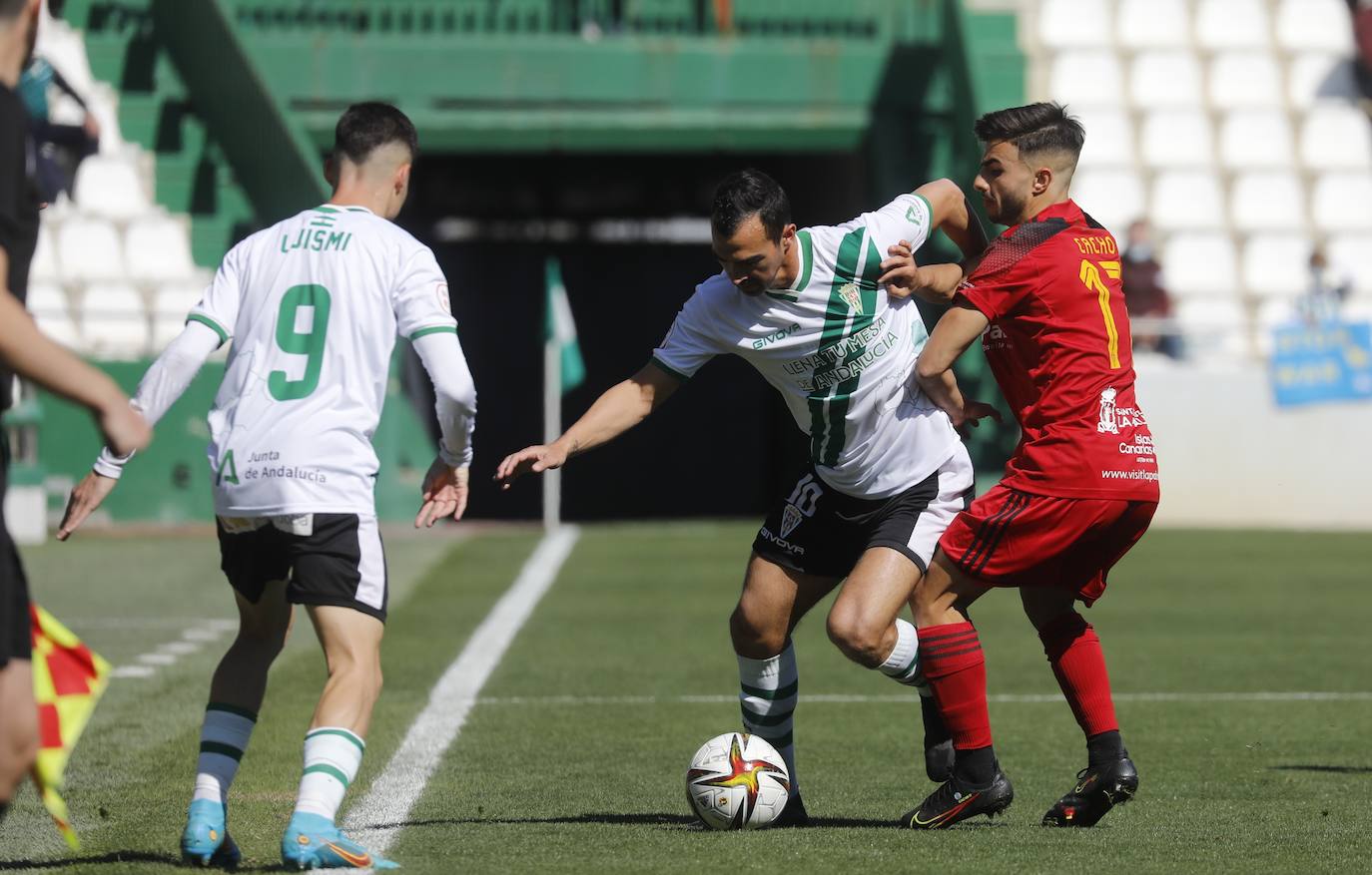 Las mejores jugadas del Córdoba CF - CD Mensajero, en imágenes