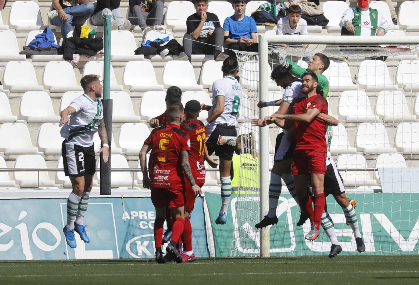 Las mejores jugadas del Córdoba CF - CD Mensajero, en imágenes