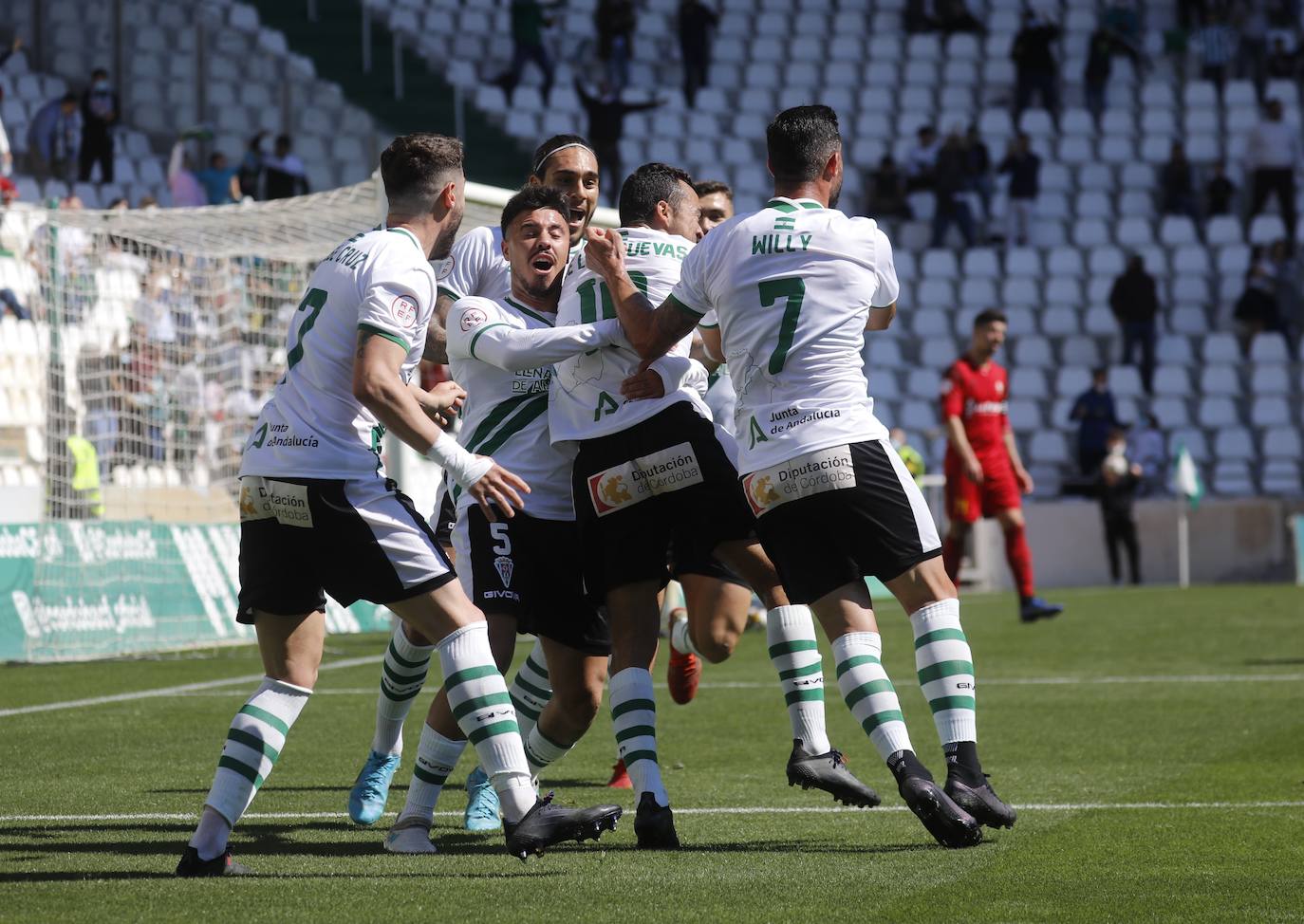 Las mejores jugadas del Córdoba CF - CD Mensajero, en imágenes