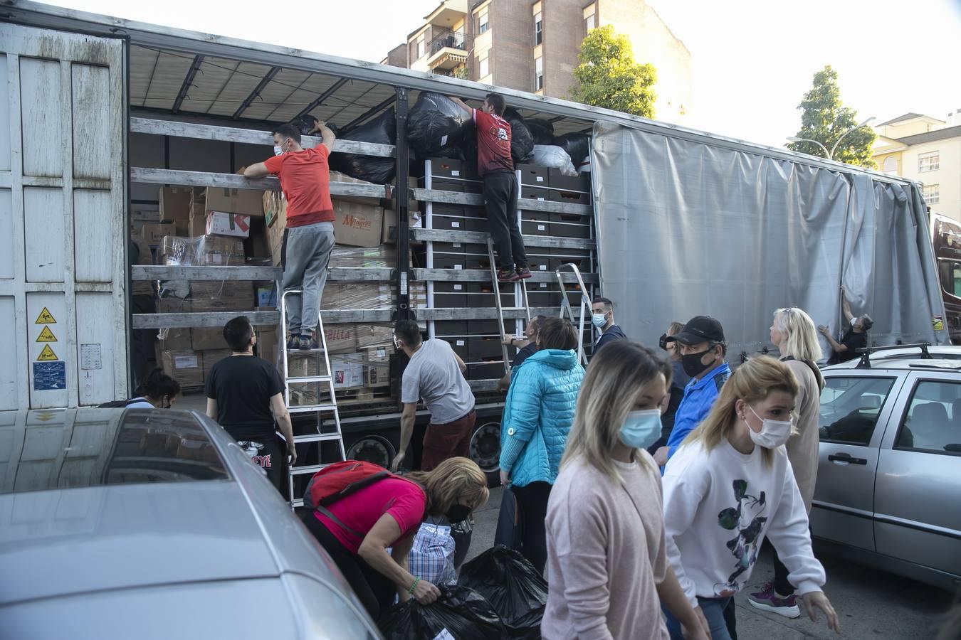 El camión con destino a Ucrania, en imágenes