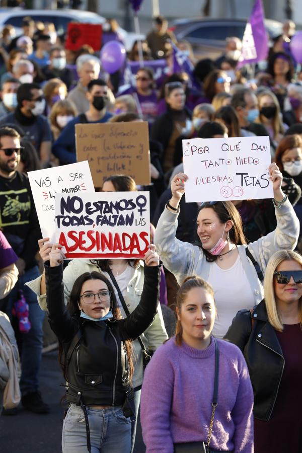 La manifestación del Día Internacional de la Mujer en Córdoba, en imágenes