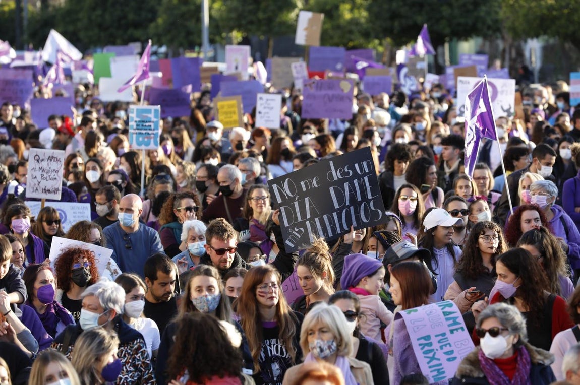 La manifestación del Día Internacional de la Mujer en Córdoba, en imágenes