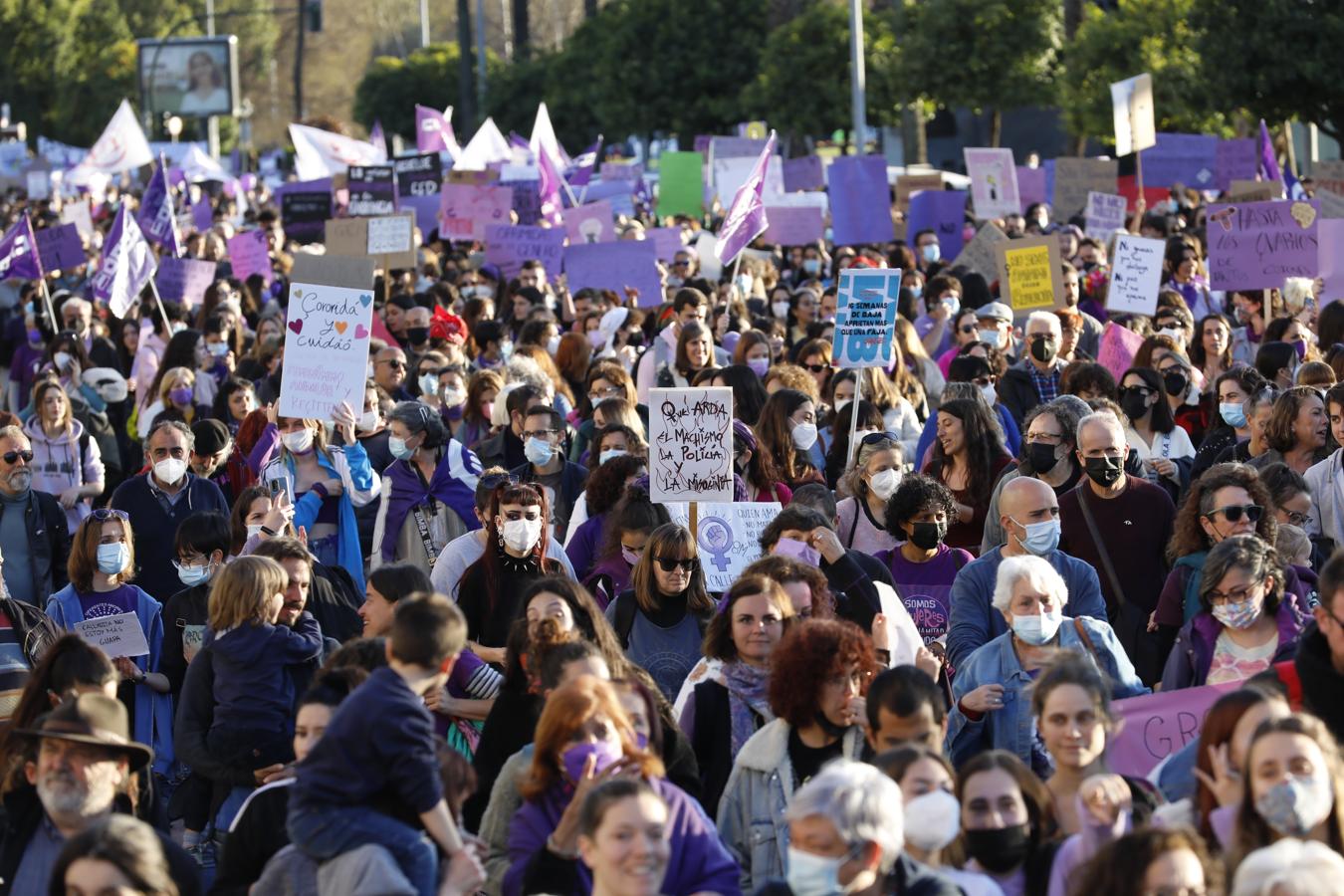 La manifestación del Día Internacional de la Mujer en Córdoba, en imágenes