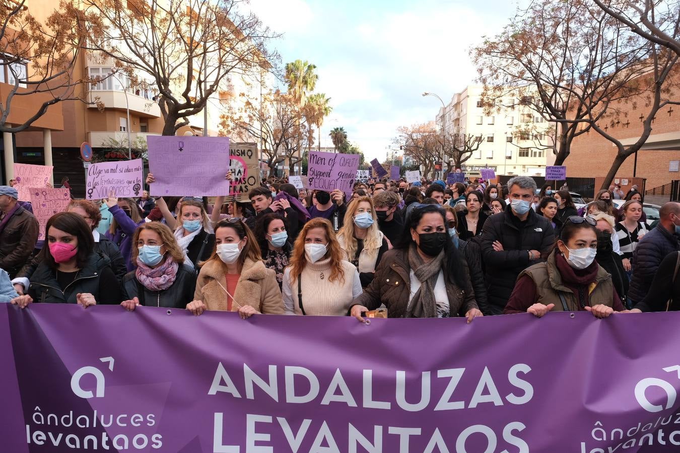 FOTOS: Marcha por el 8M en Cádiz