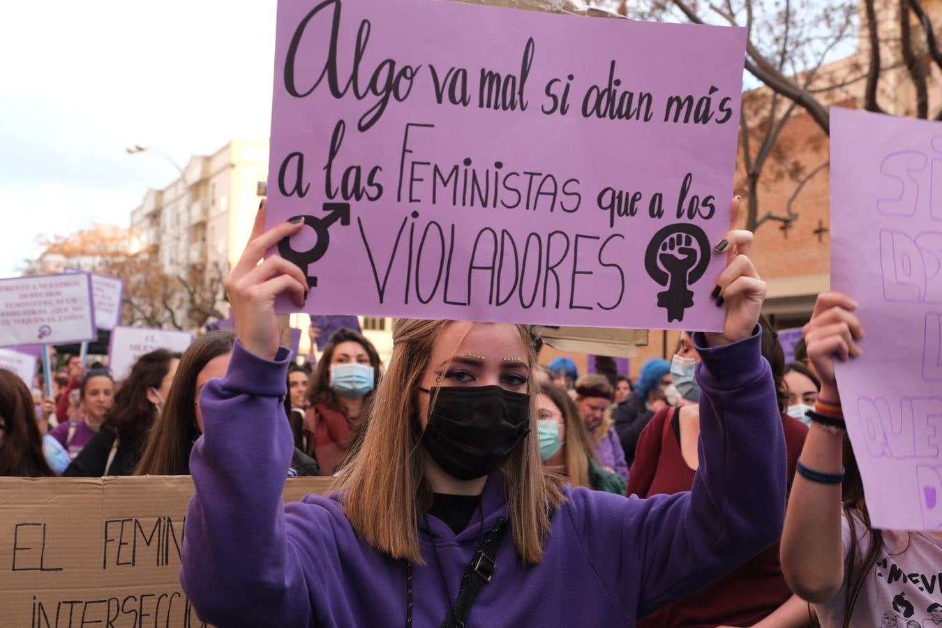 FOTOS: Marcha por el 8M en Cádiz