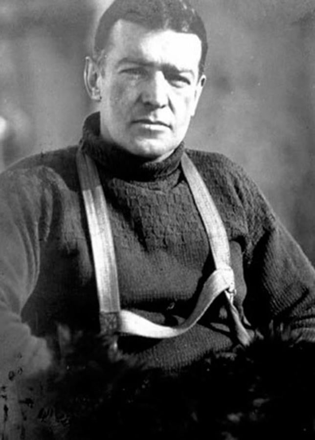 Retrato de Shackleton (1874-1922), el explorador cuyo histórico barco, el Endurance, ha sido hallado más de un siglo después de su hundimiento en el fondo del mar de Weddell. El SA Agulhas II salió de Ciudad del Cabo el 5 de febrero de este año, pero la búsqueda con un minisubmarino empezó el día 17 de enero. En el tramo final de la expedición ha dado resultado. 