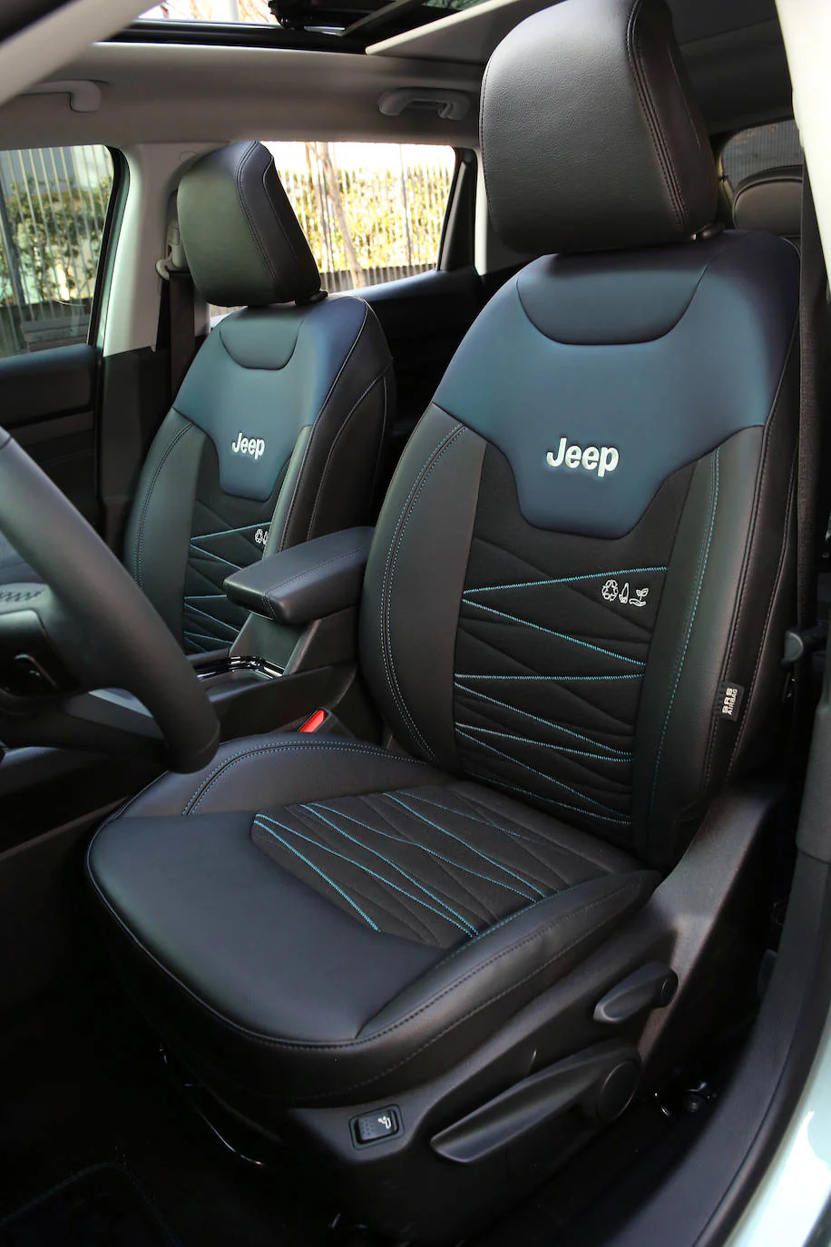 Jeep se adapta a los nuevos tiempos con los motores e-Hybrid para los modelos Compass y Renegade