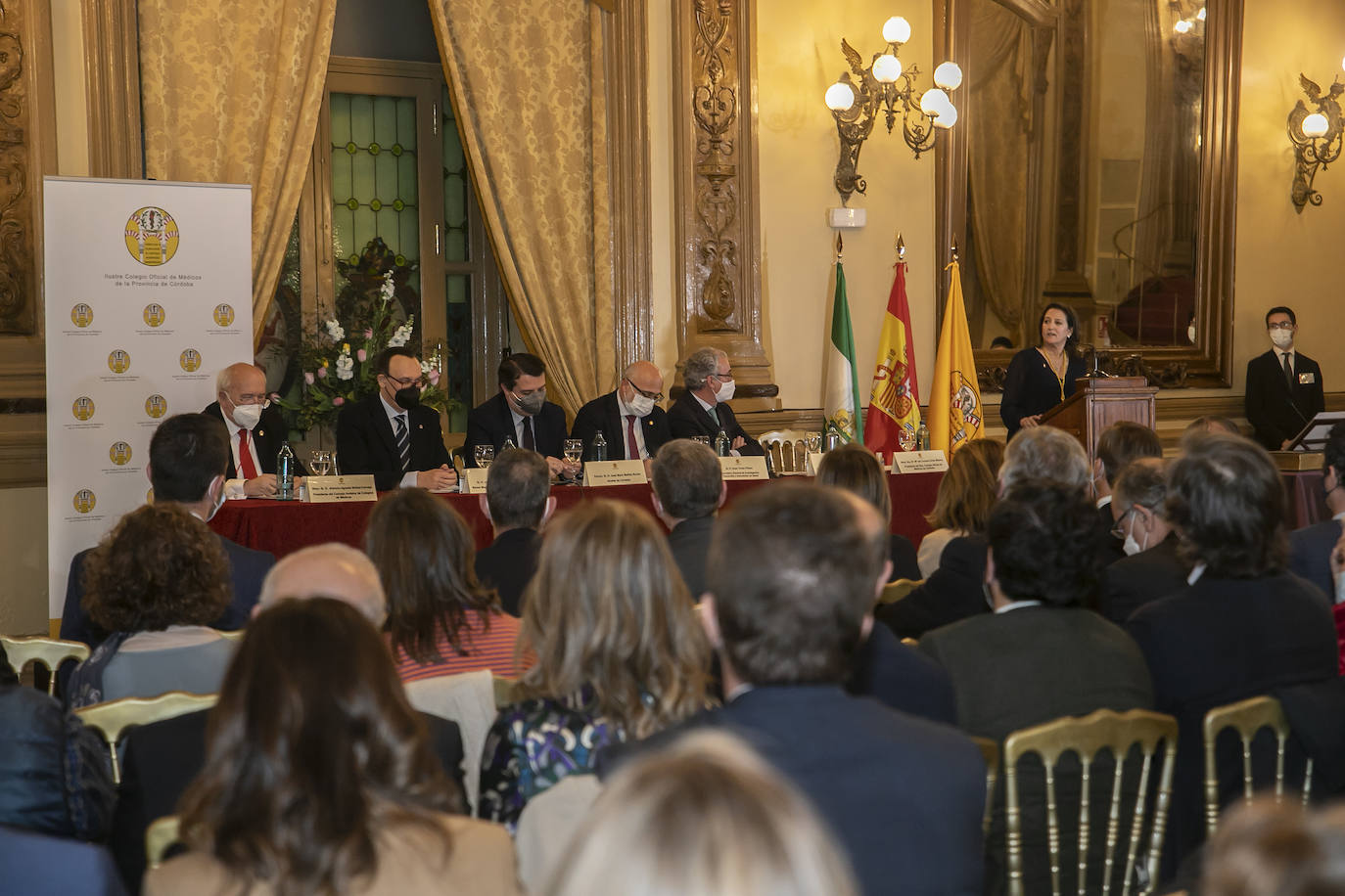 La toma de posesión de la nueva presidenta de los médicos de Córdoba, en imágenes