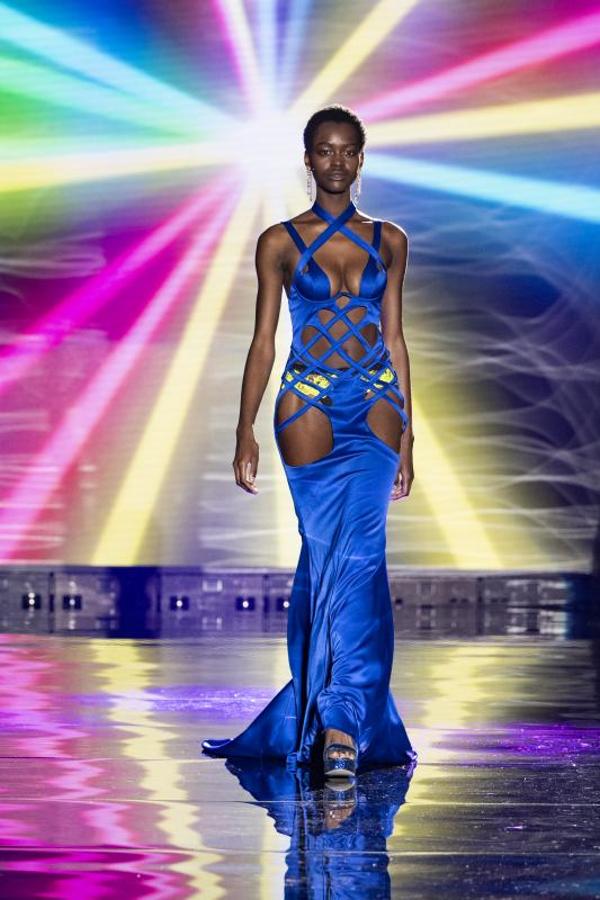 Velencoso desfila para Andrés Sardá otoño/invierno 2022-23