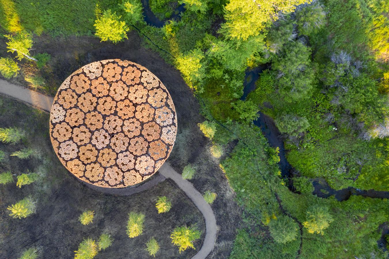 Xylem. El pabellón de reunión para el Tippet Rise Art Center, en Montana (Estados Unidos), ha sido diseñado por Francis Kéré como un refugio tranquilo y protector para los visitantes