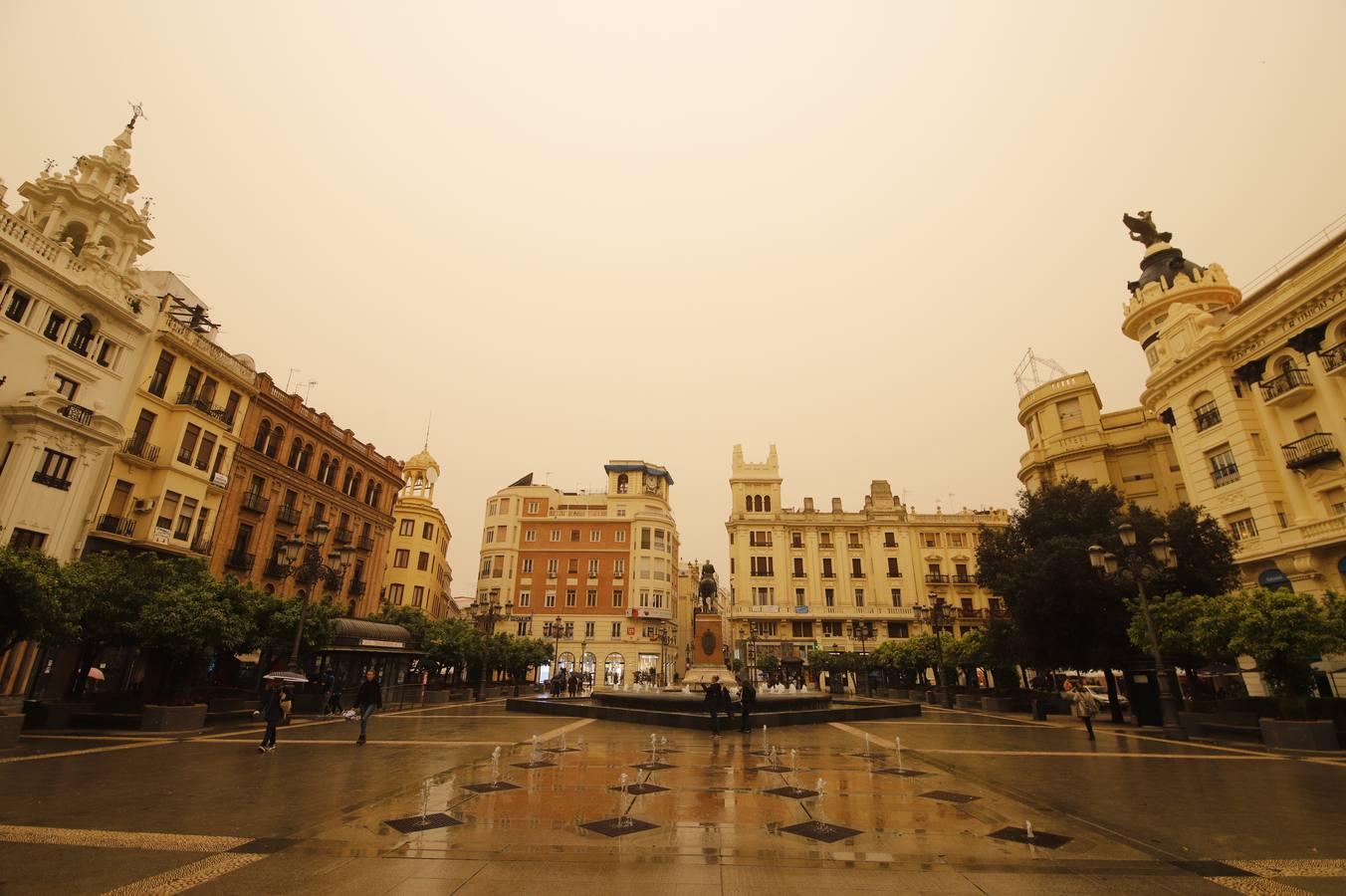 El cielo con calima de Córdoba, en imágenes