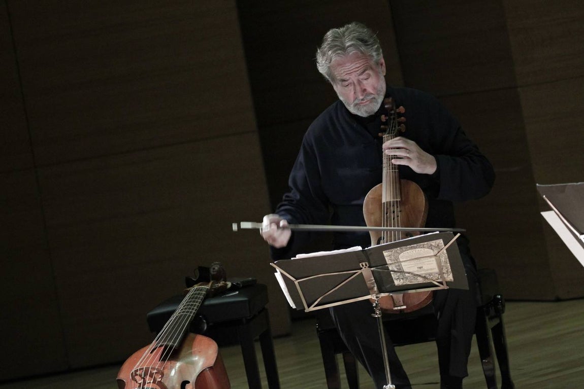 Jordi Savall en el concierto inaugural del Festival de Música Antigua de Sevilla. JUAN FLORES