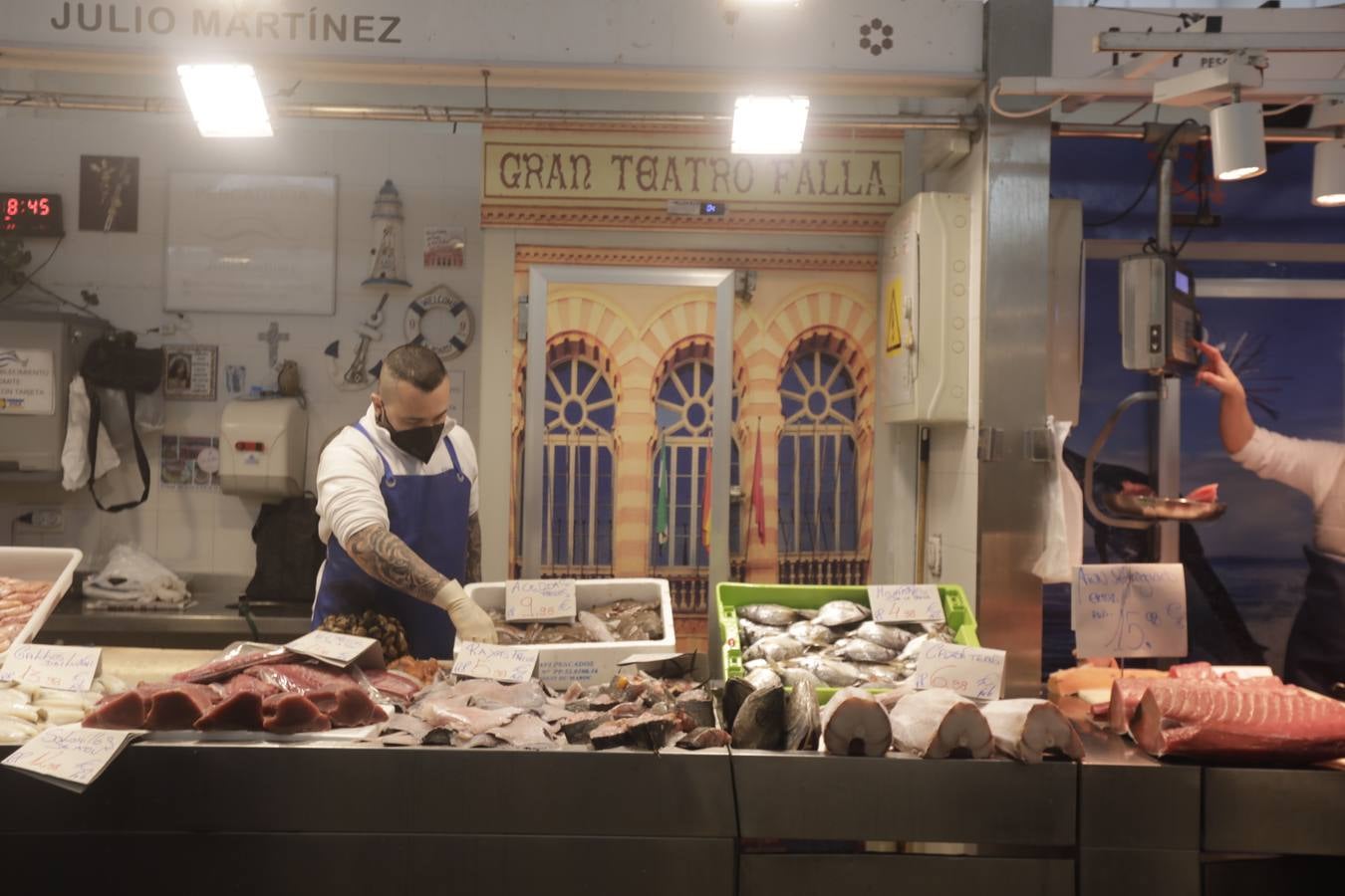 Fotos: El mercado de abastos de Cádiz en la huelga de transportes