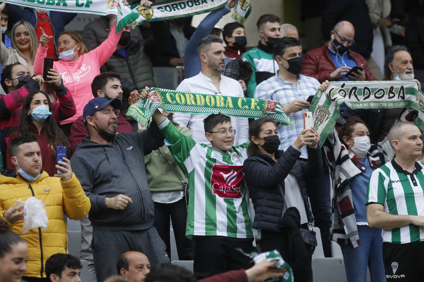 El ambiente en las gradas en el Córdoba CF - San Roque, en imágenes