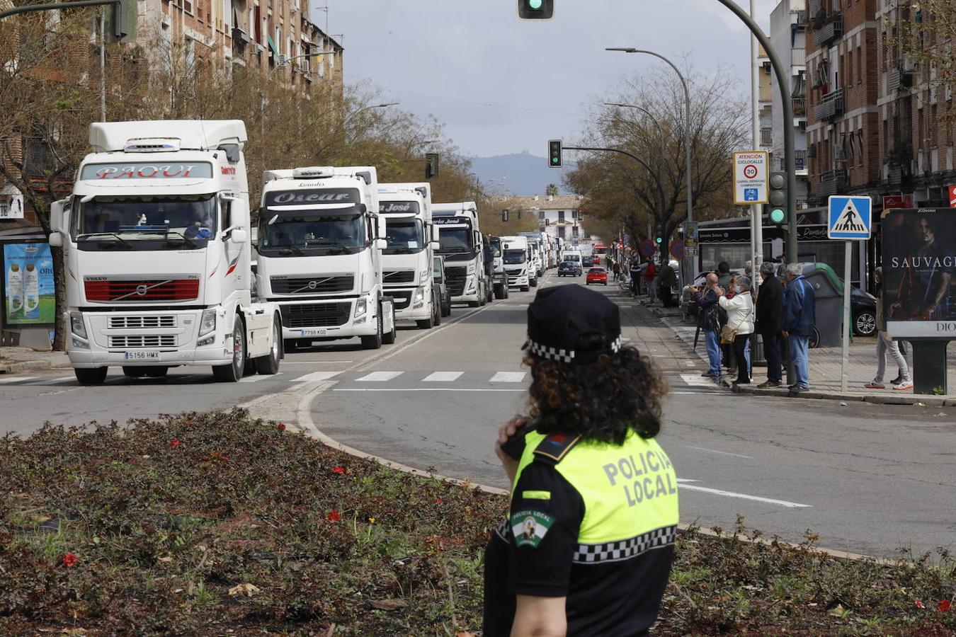 La protesta de los camioneros por el Centro de Córdoba, en imágenes