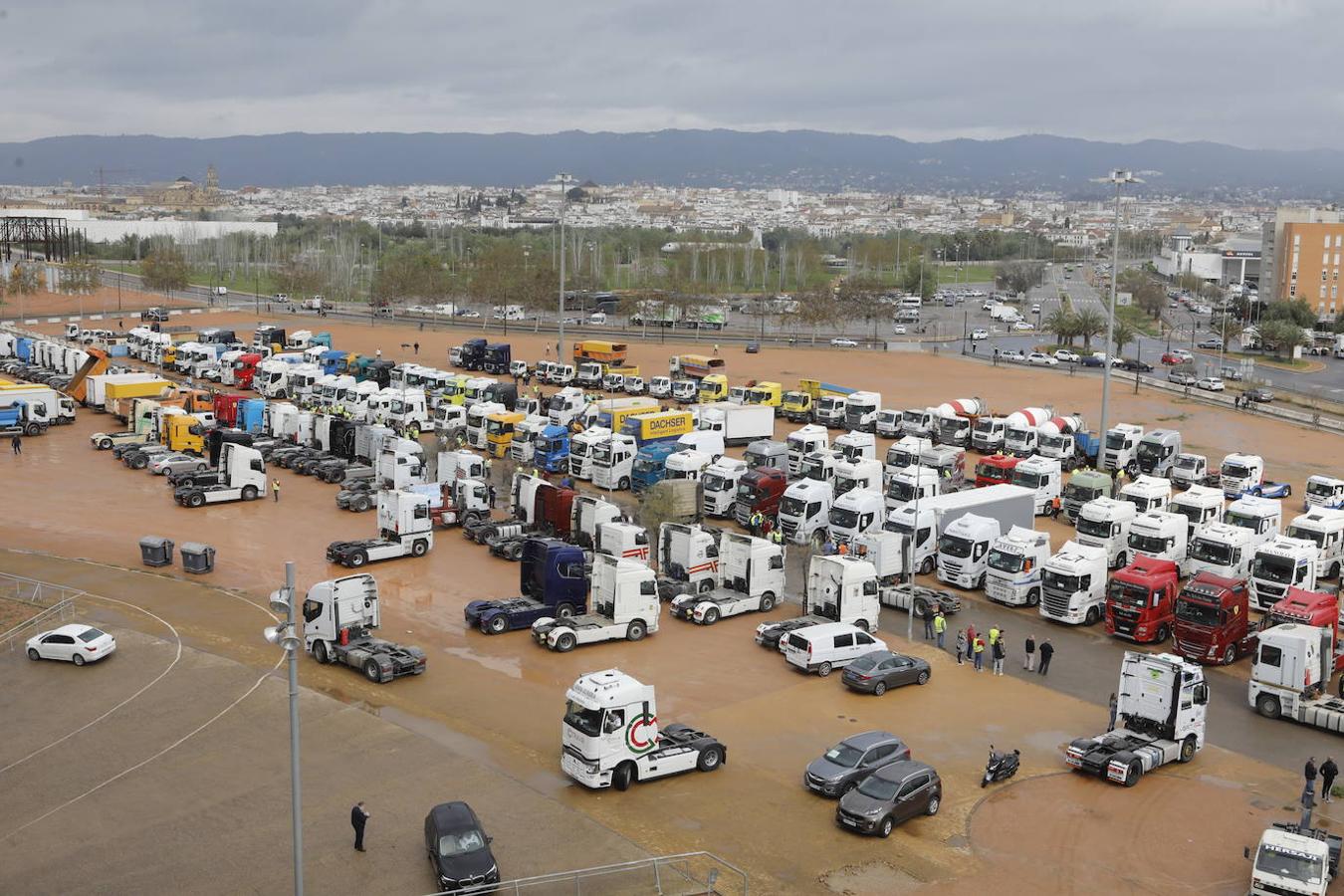 La protesta de los camioneros por el Centro de Córdoba, en imágenes