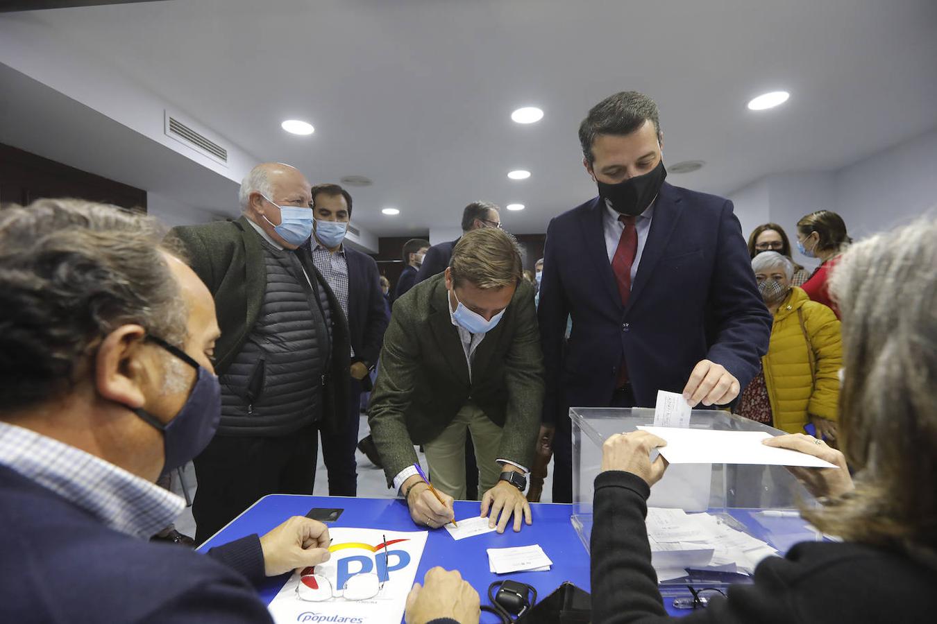 Cierre de filas abrumador del PP de Córdoba en torno a Feijóo en las primarias