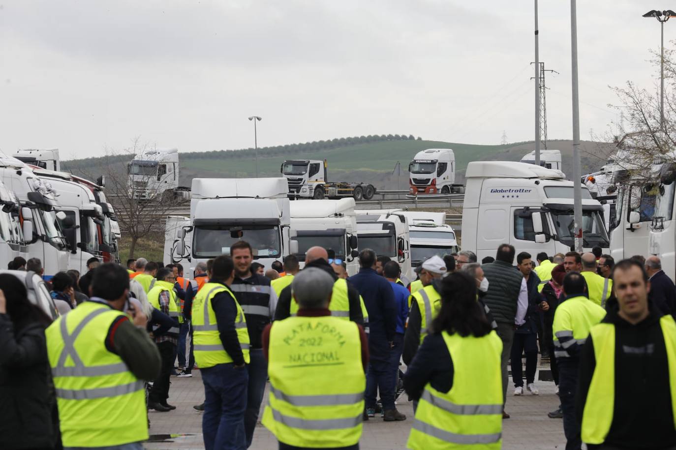 El inicio de la protesta de los camioneros en Córdoba, en imágenes