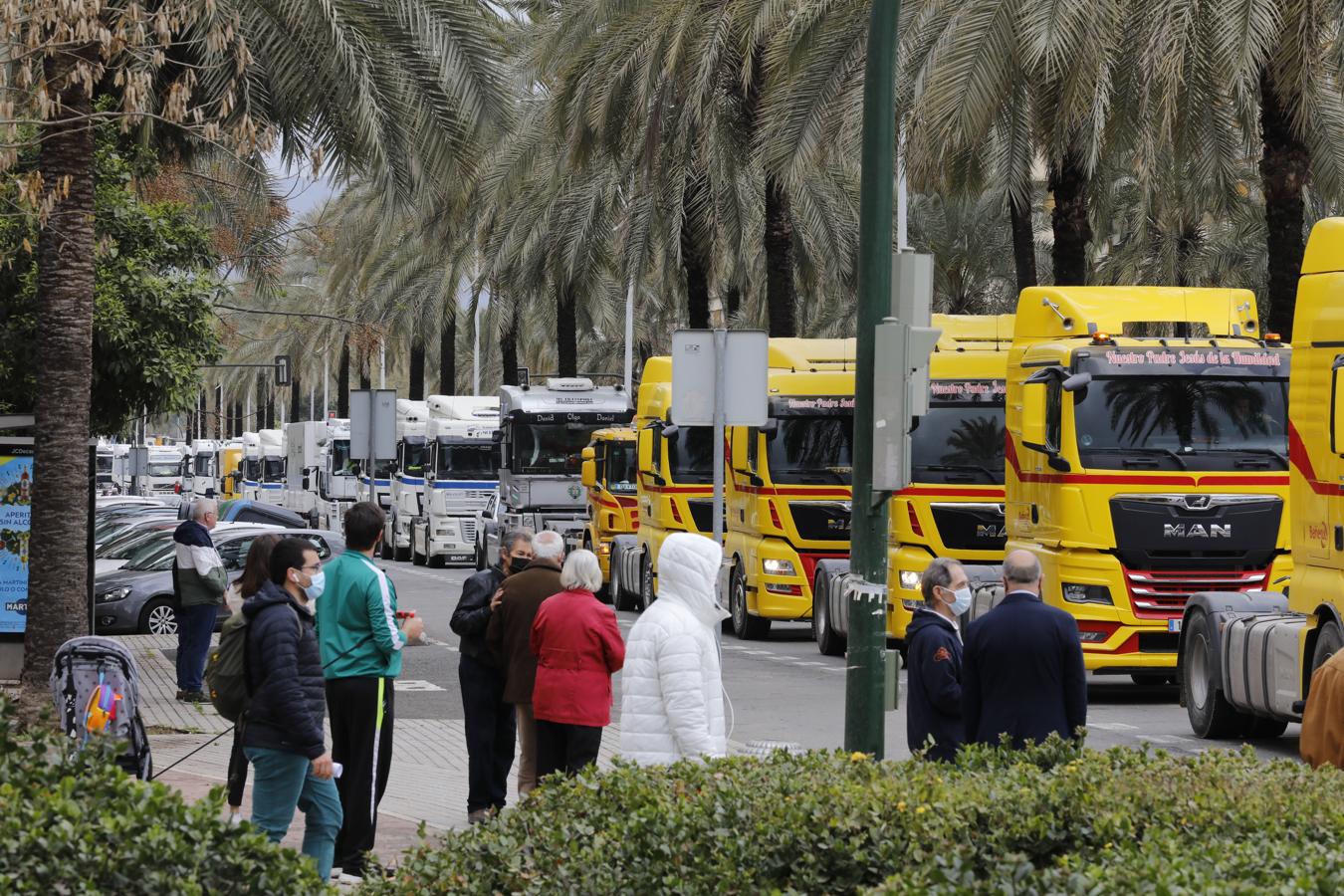 La protesta de los camioneros por el Centro de Córdoba, en imágenes