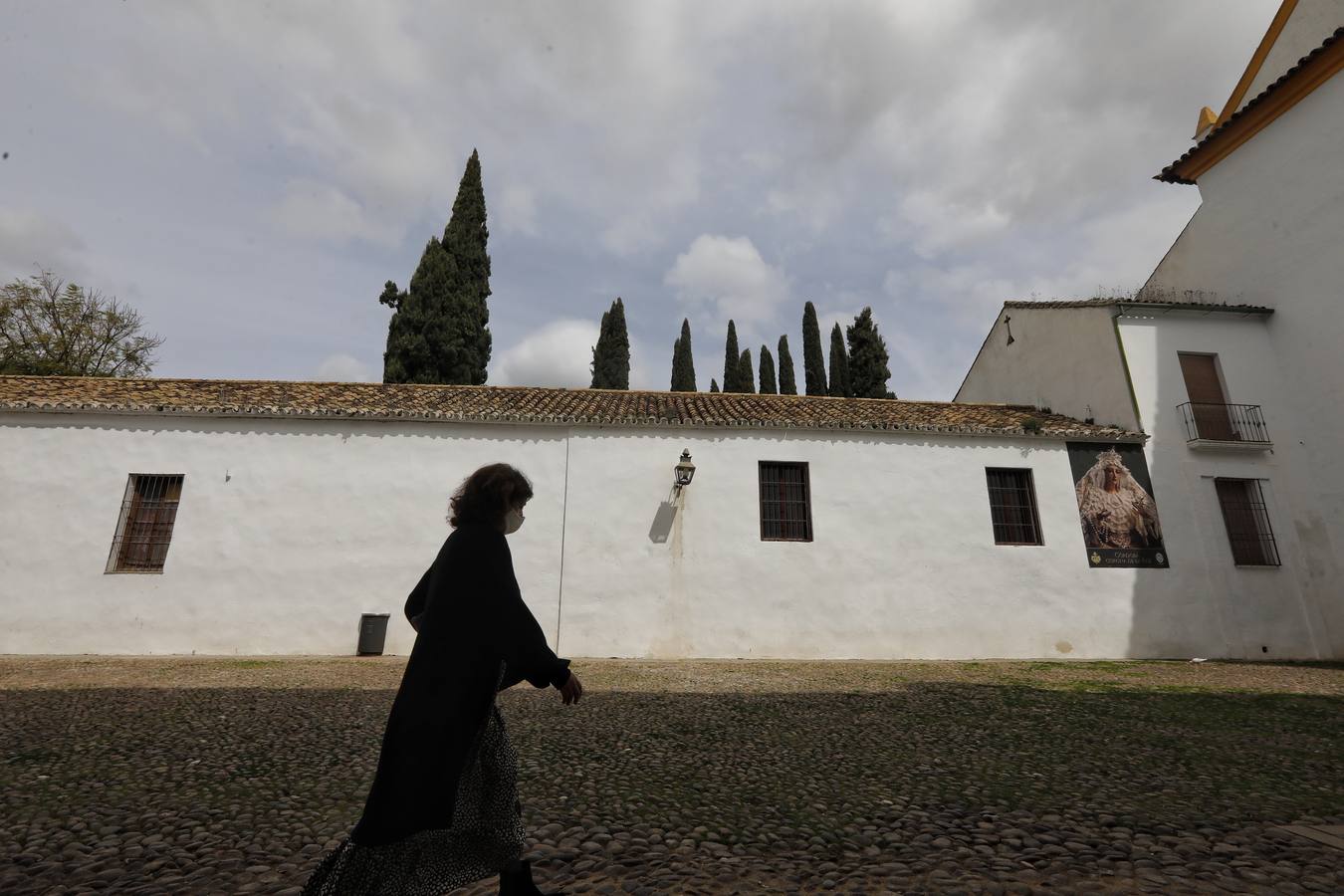 En imágenes, el aspecto de la plaza de Capuchinos de Córdoba sin cables